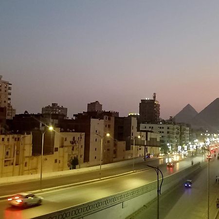 Pyramids Road Guest House Cozy Rooms And Rooftop Breakfast With The Pyramids View Nazlet el-Sisi Exterior photo