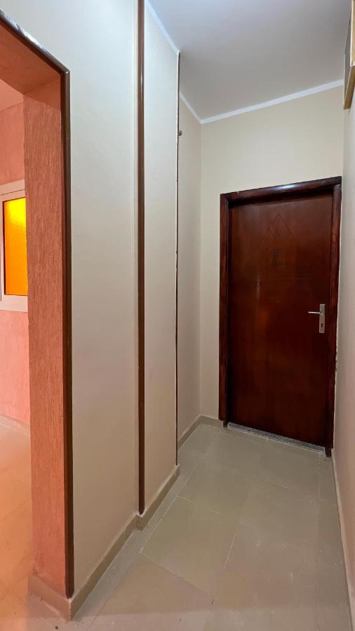 Pyramids Road Guest House Cozy Rooms And Rooftop Breakfast With The Pyramids View Nazlet el-Sisi Exterior photo