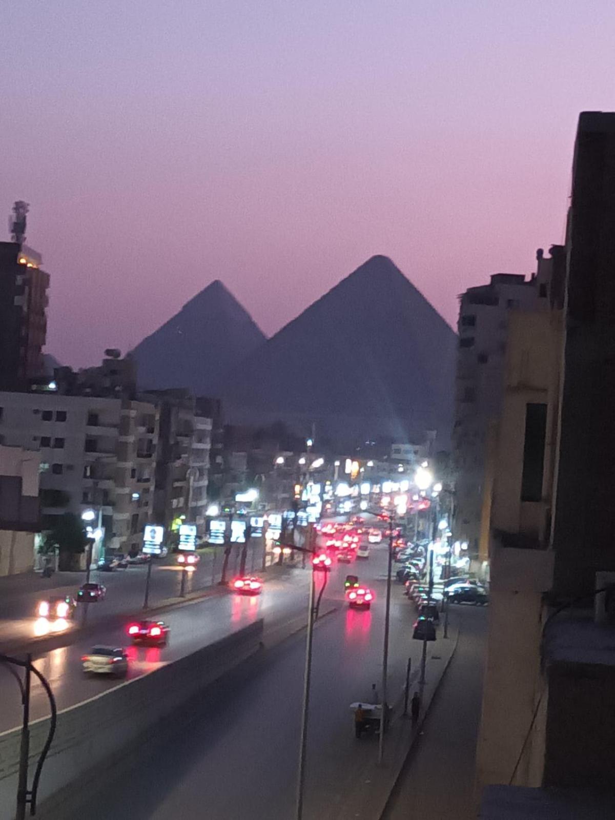Pyramids Road Guest House Cozy Rooms And Rooftop Breakfast With The Pyramids View Nazlet el-Sisi Exterior photo