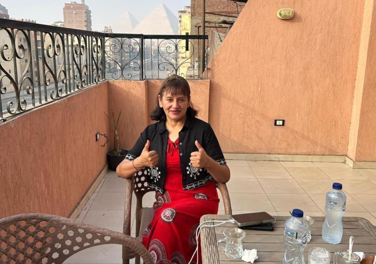 Pyramids Road Guest House Cozy Rooms And Rooftop Breakfast With The Pyramids View Nazlet el-Sisi Exterior photo