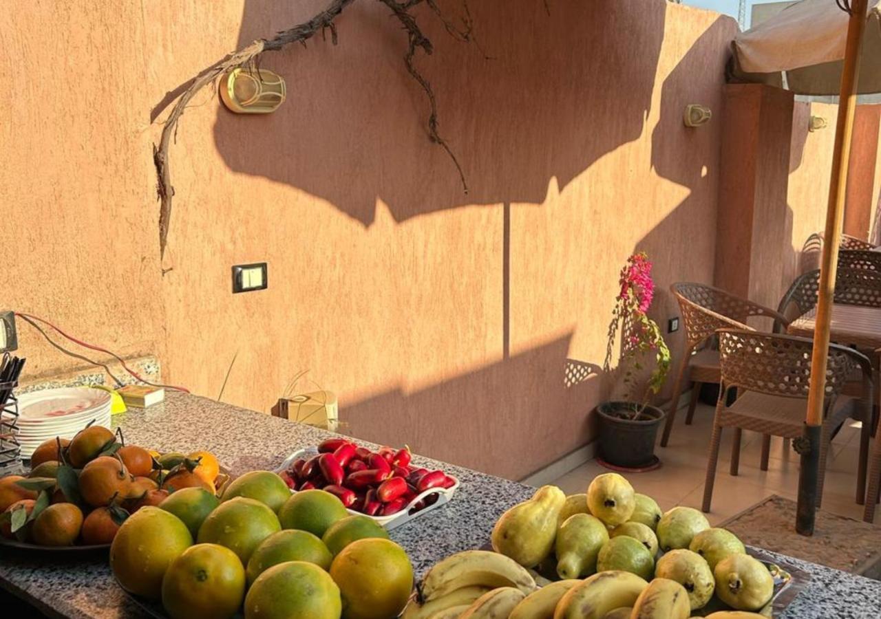Pyramids Road Guest House Cozy Rooms And Rooftop Breakfast With The Pyramids View Nazlet el-Sisi Exterior photo